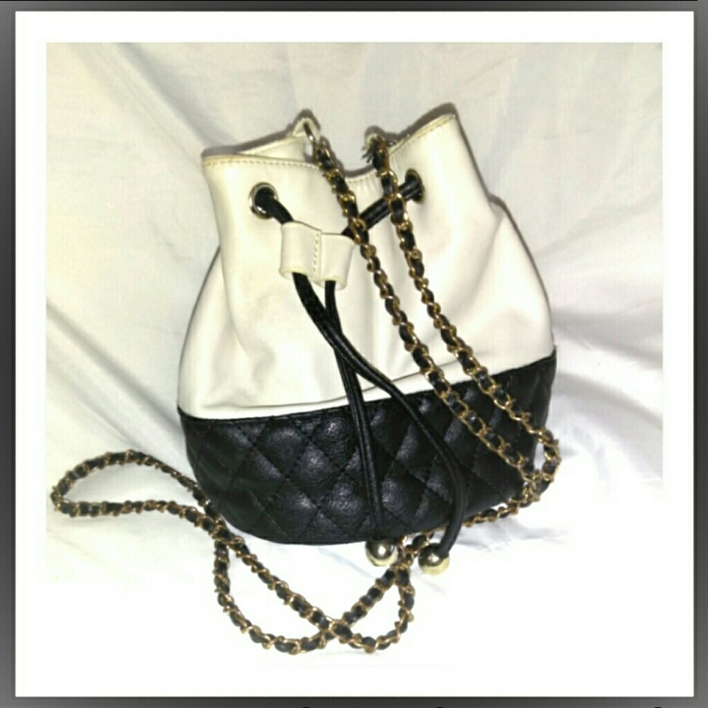 Little cute bucket bag